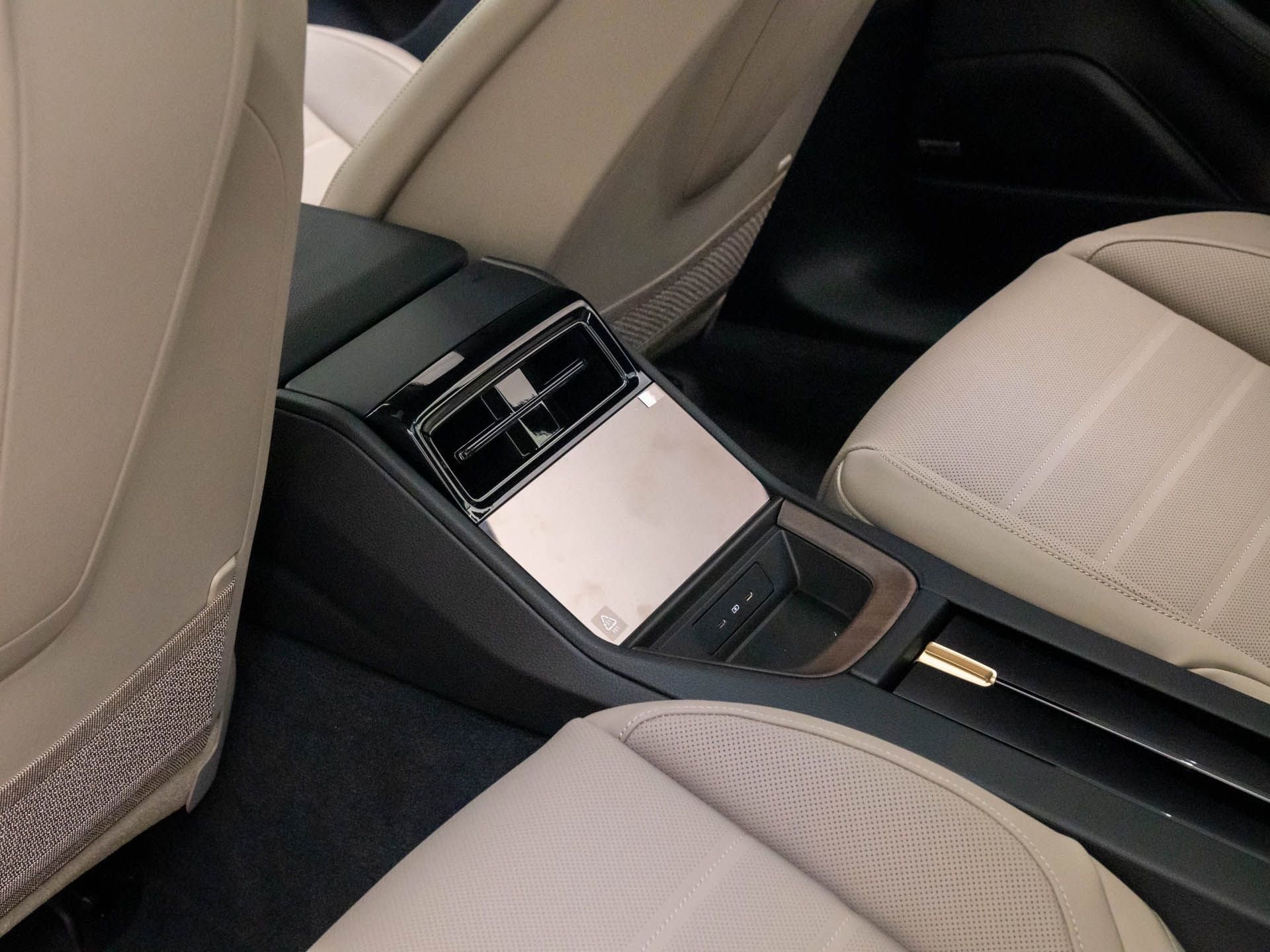 New 2026 Porsche Panamera 4 AWD/4WD image 17