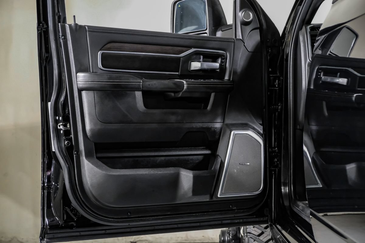 Used 2025 RAM 3500 Laramie AWD/4WD image 33