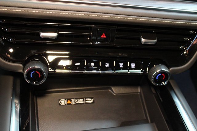 New 2025 Chevrolet Suburban Premier image 28