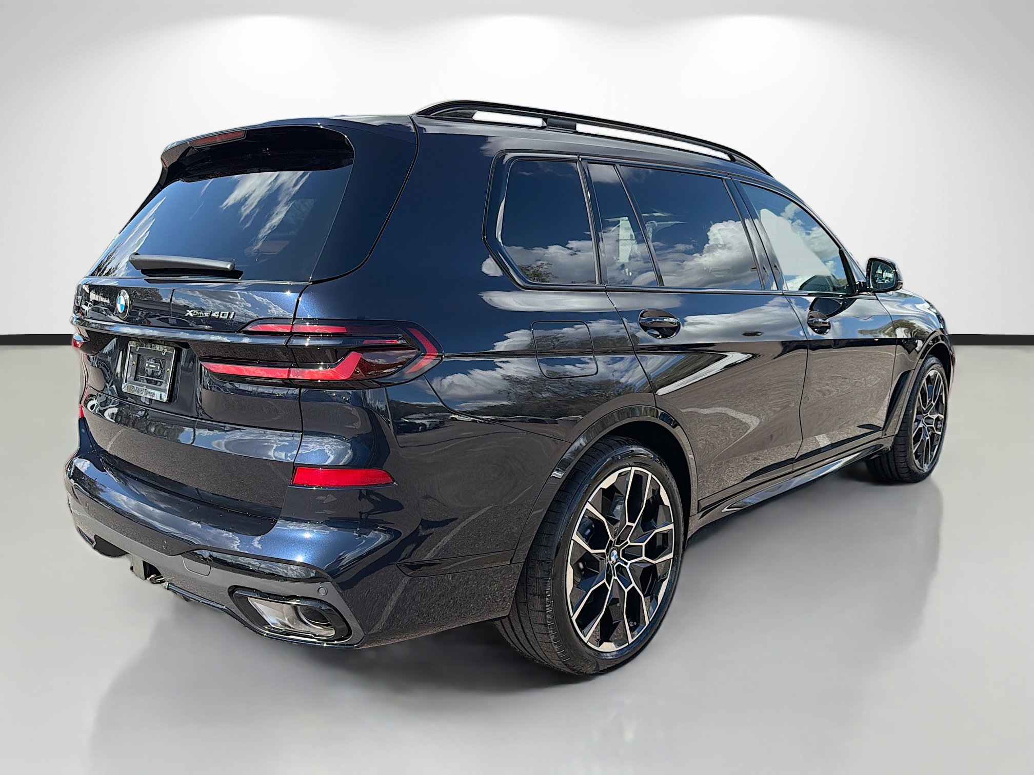 New 2026 BMW X7 xDrive40i w/ M Sport Package image 3