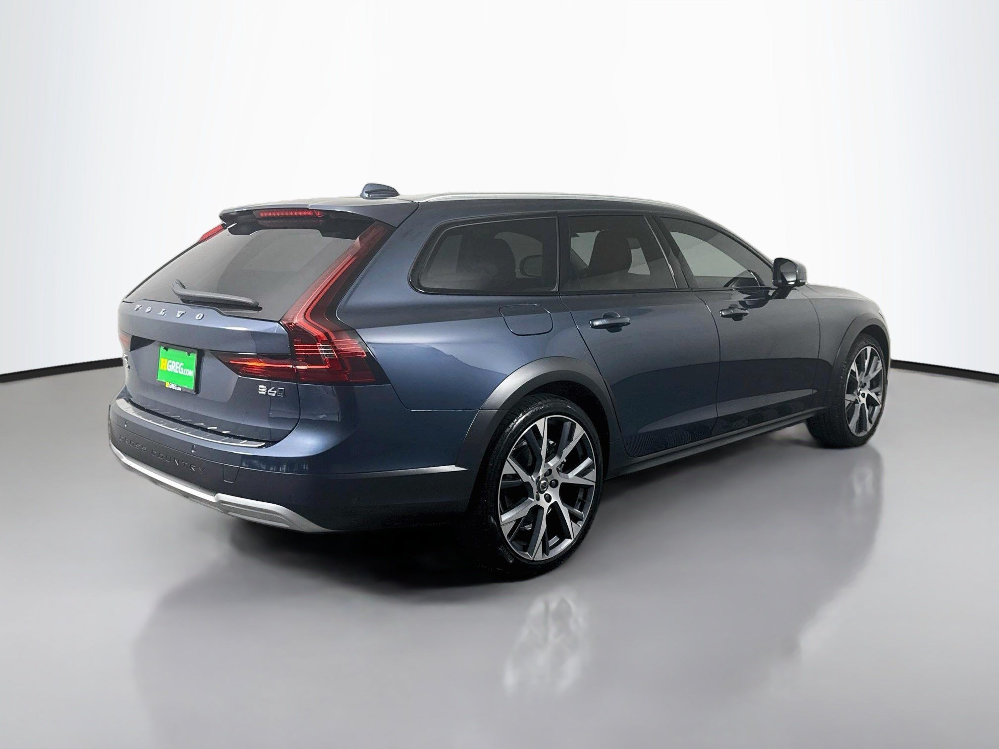Used 2025 Volvo V90 B6 Cross Country Ultra w/ Protection Package Premier AWD/4WD image 10