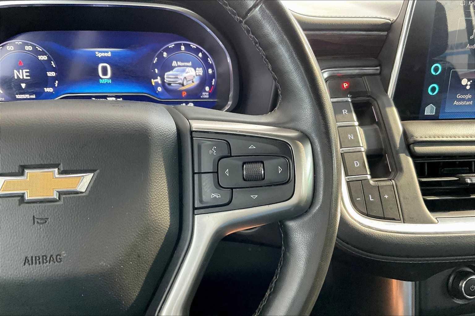 Used 2023 Chevrolet Suburban LT w/ LT Signature Package image 24