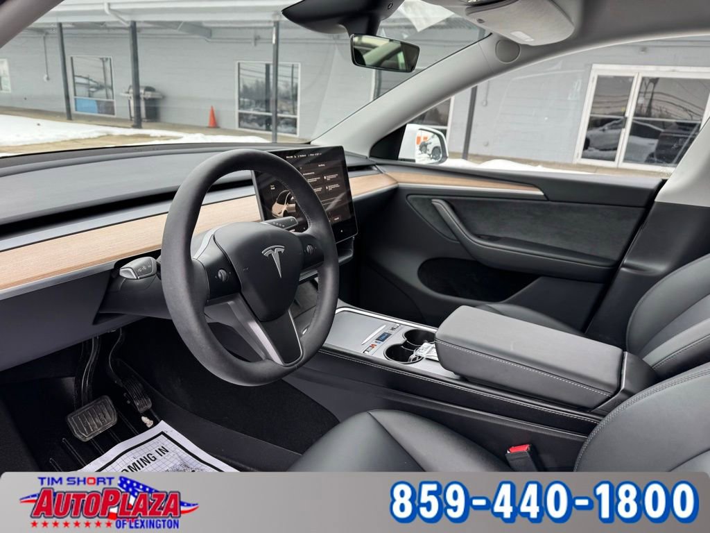 Used 2024 Tesla Model Y Long Range image 3