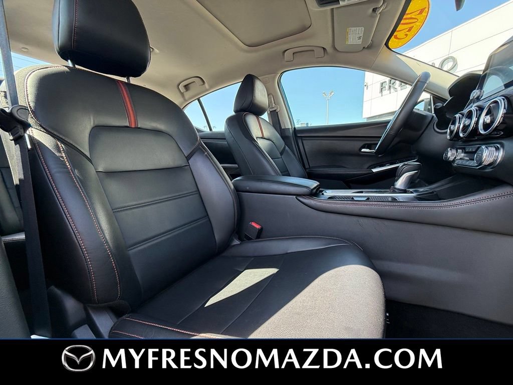 Used 2025 Nissan Sentra SR w/ SR Premium Package FWD image 15