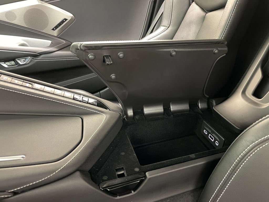Used 2021 Chevrolet Corvette Stingray Preferred Cpe w/ Battery Protection Package RWD image 29
