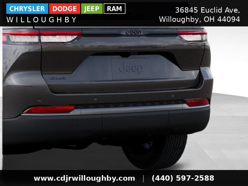 New 2026 Jeep Grand Cherokee Altitude AWD/4WD image 16