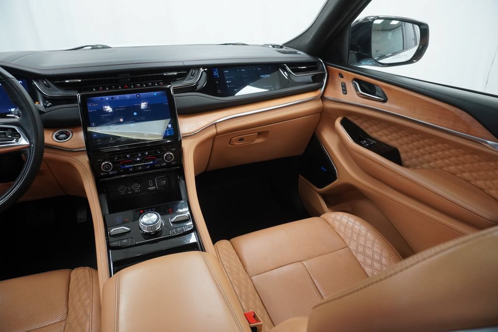 Used 2024 Jeep Grand Cherokee L Summit AWD/4WD image 35