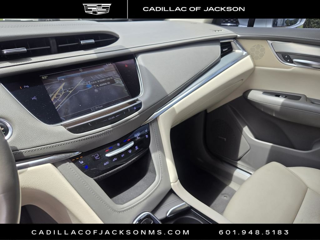 Used 2017 Cadillac XT5 Premium Luxury w/ Driver Assist Package FWD image 15