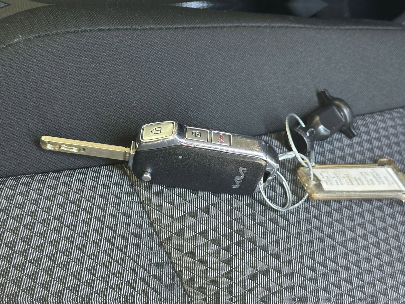 Used 2025 Kia Soul LX w/ LX Technology Package FWD image 21