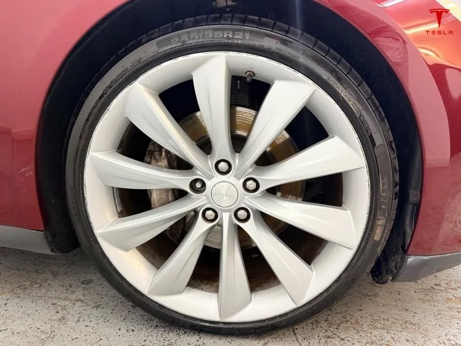 Used 2012 Tesla Model S Signature Performance RWD image 34