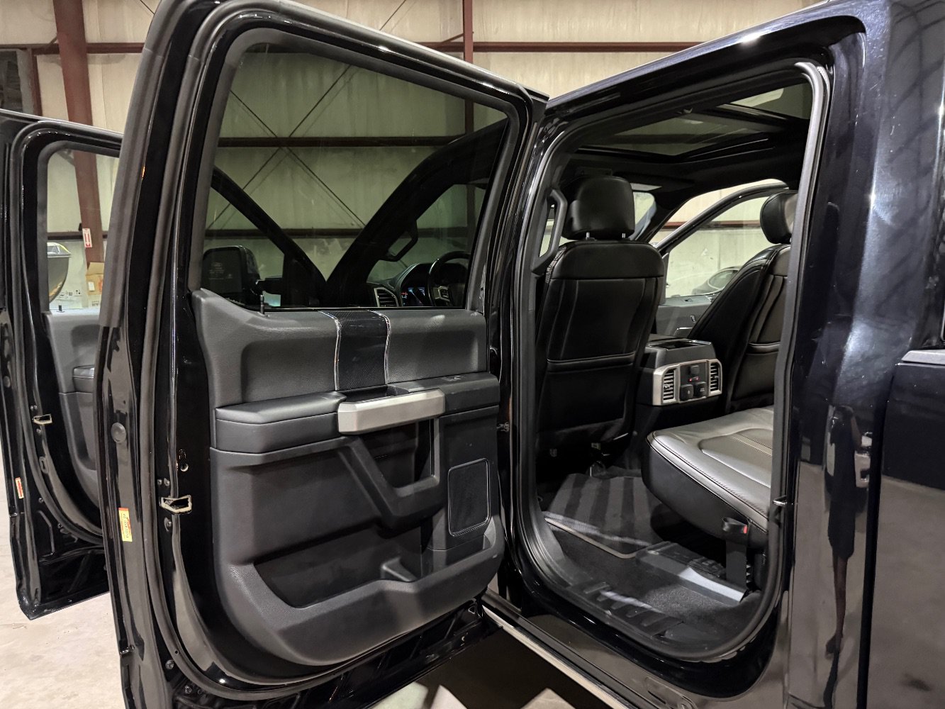 Used 2020 Ford F350 Platinum AWD/4WD image 16