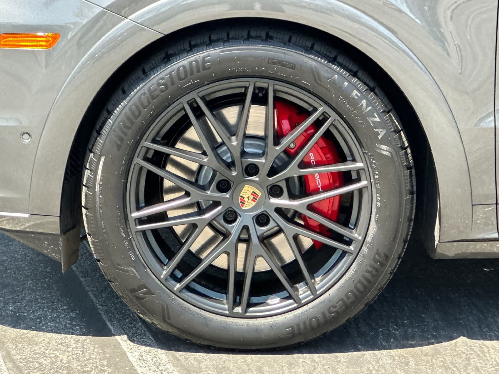 Used 2025 Porsche Cayenne GTS AWD/4WD image 27