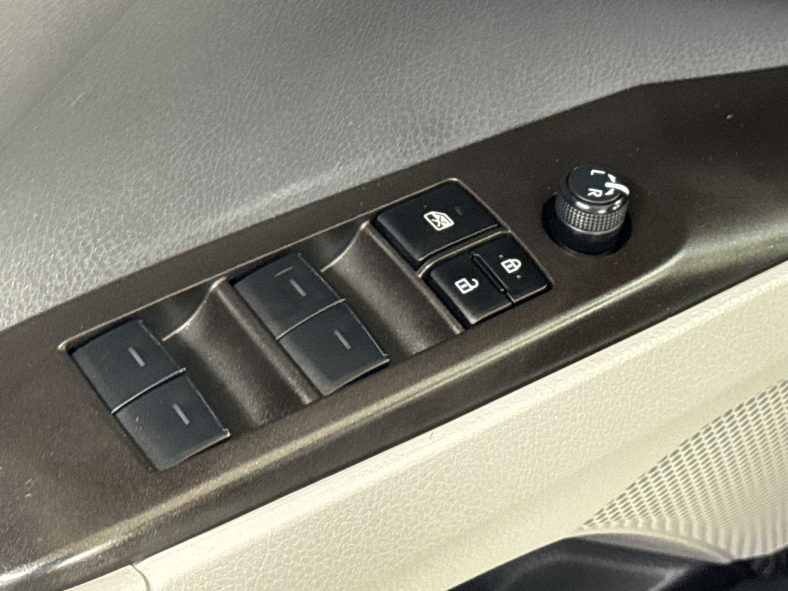 Used 2024 Toyota Camry LE FWD image 26