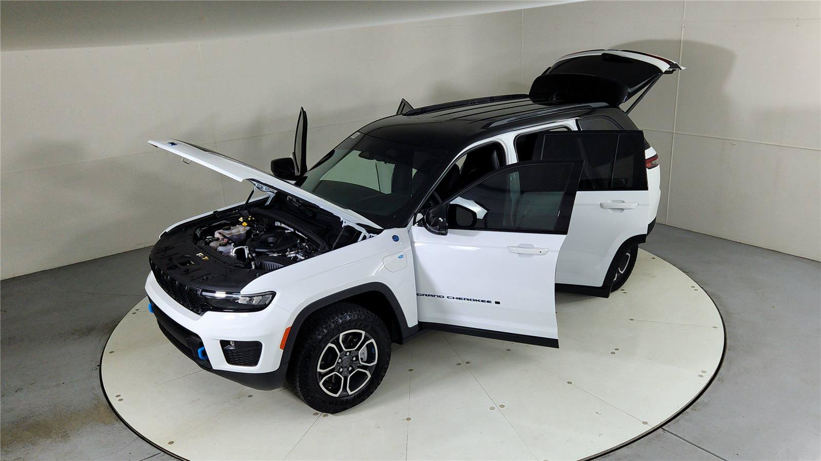Used 2024 Jeep Grand Cherokee Trailhawk w/ Luxury Tech Group III AWD/4WD image 51