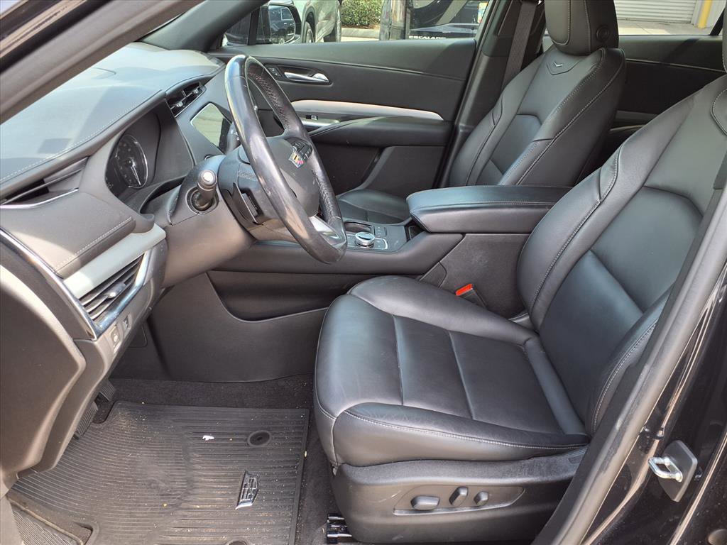 Used 2023 Cadillac XT4 Premium Luxury w/ Cold Weather Package FWD image 13
