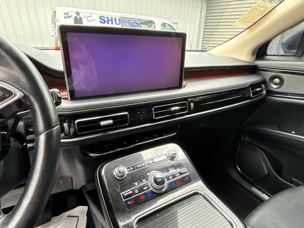 Used 2023 Lincoln Nautilus Reserve w/ Luxury Package AWD/4WD image 8