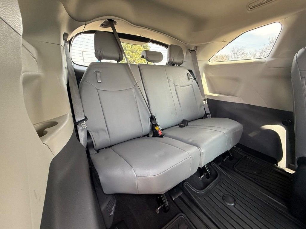 Used 2024 Toyota Sienna XLE image 13