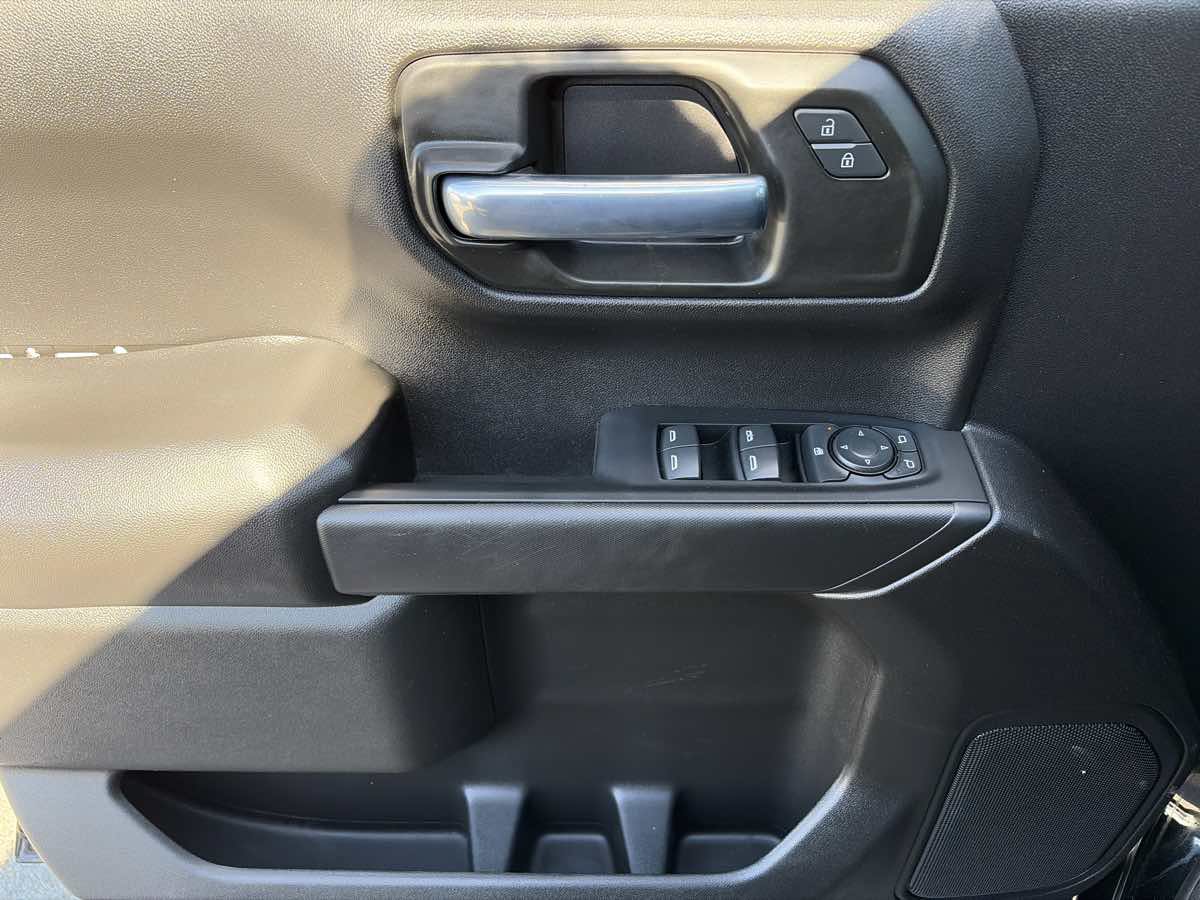 Used 2022 Chevrolet Silverado 1500 Custom w/ LPO, Dark Essentials Package RWD image 7