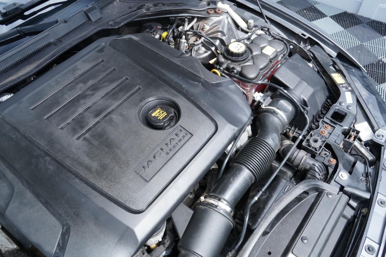 Used 2018 Jaguar XE Prestige AWD/4WD image 79