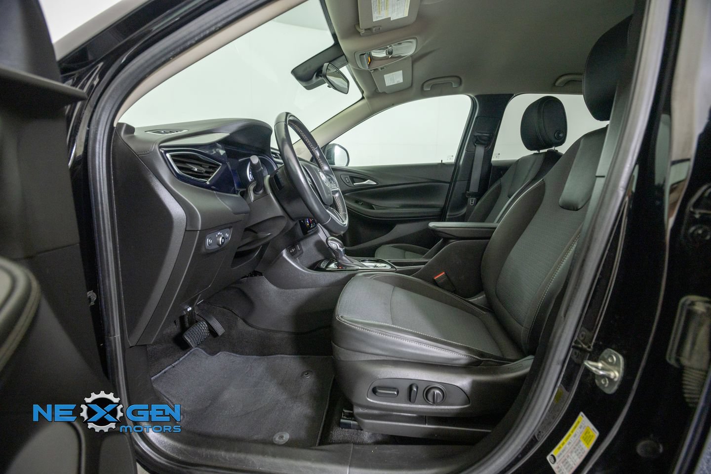 Used 2022 Buick Encore GX Preferred w/ Cold Weather Comfort Package AWD/4WD image 11