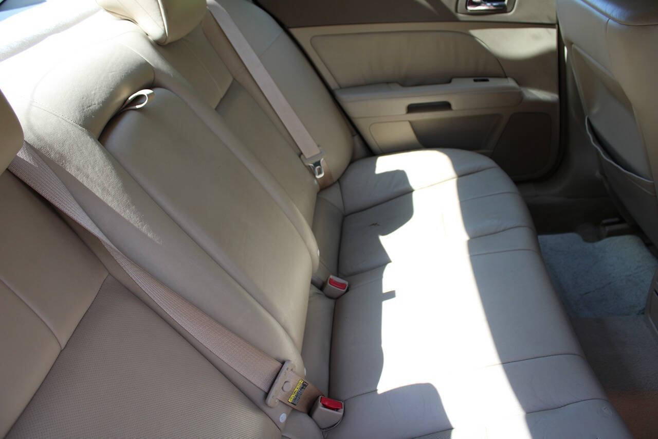 Used 2005 Cadillac STS w/ Preferred Equipment Group RWD image 38