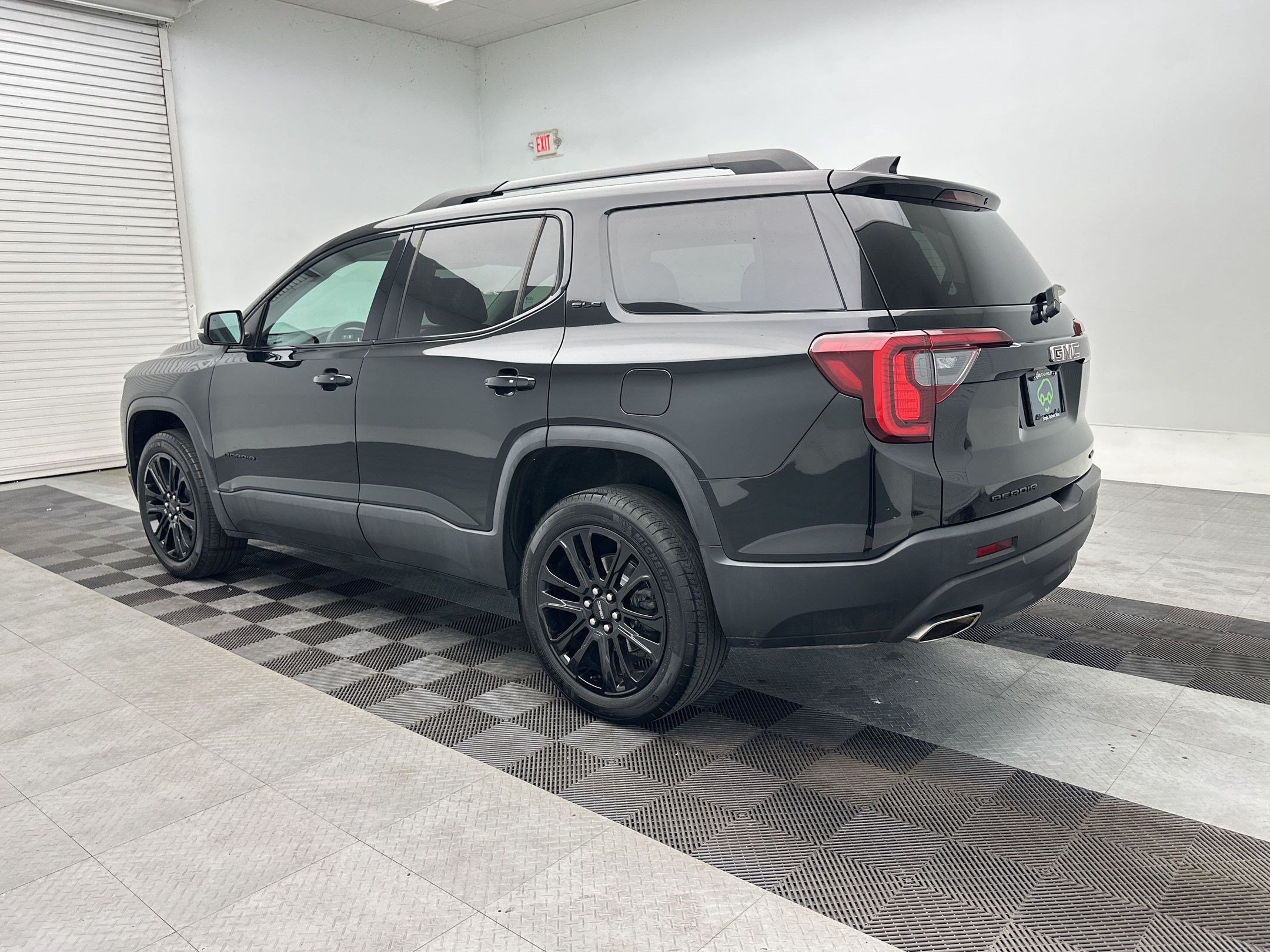 Certified 2022 GMC Acadia SLE w/ Driver Convenience Package AWD/4WD image 3