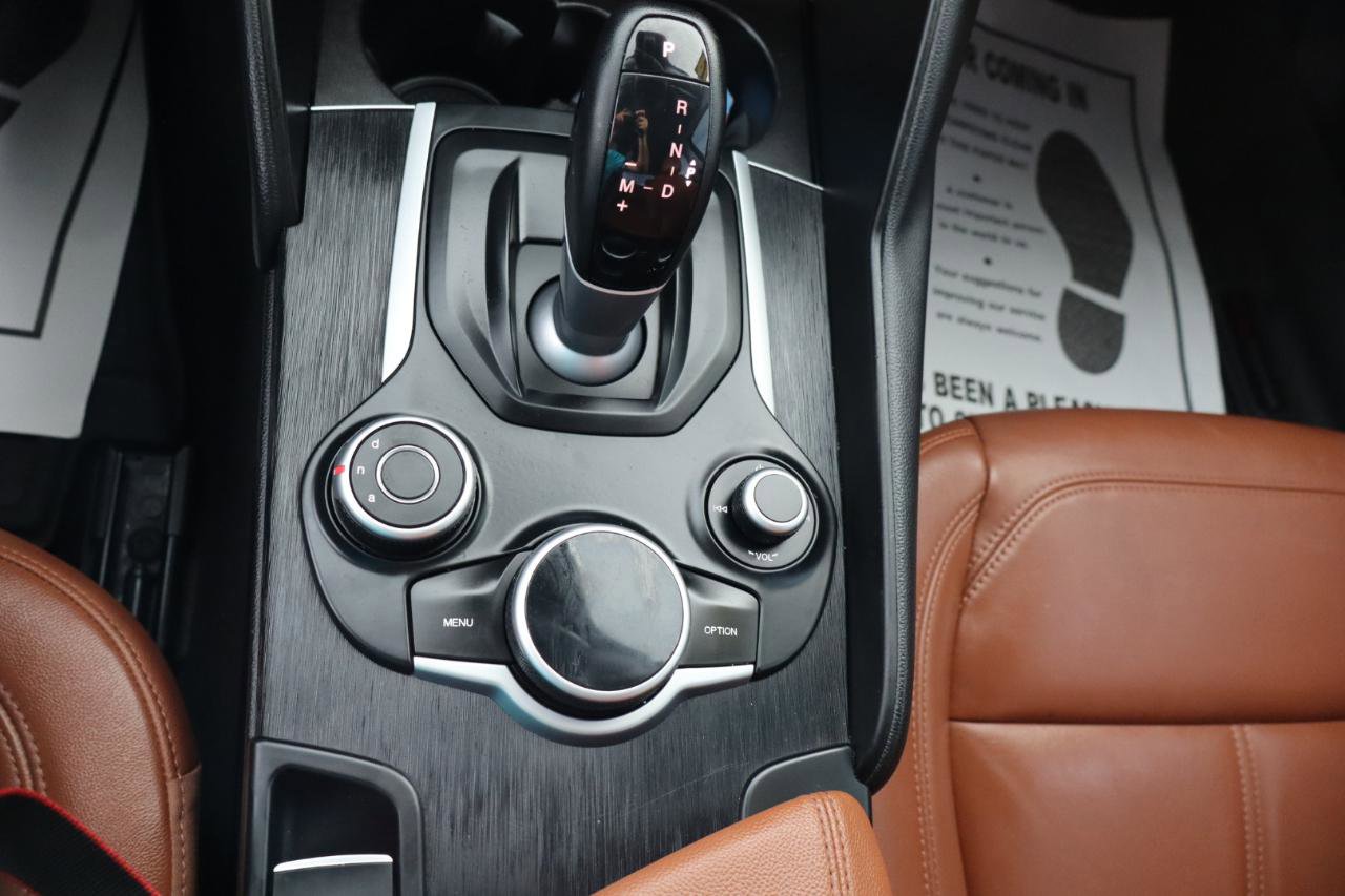 Used 2019 Alfa Romeo Giulia w/ Nero Edizione image 22