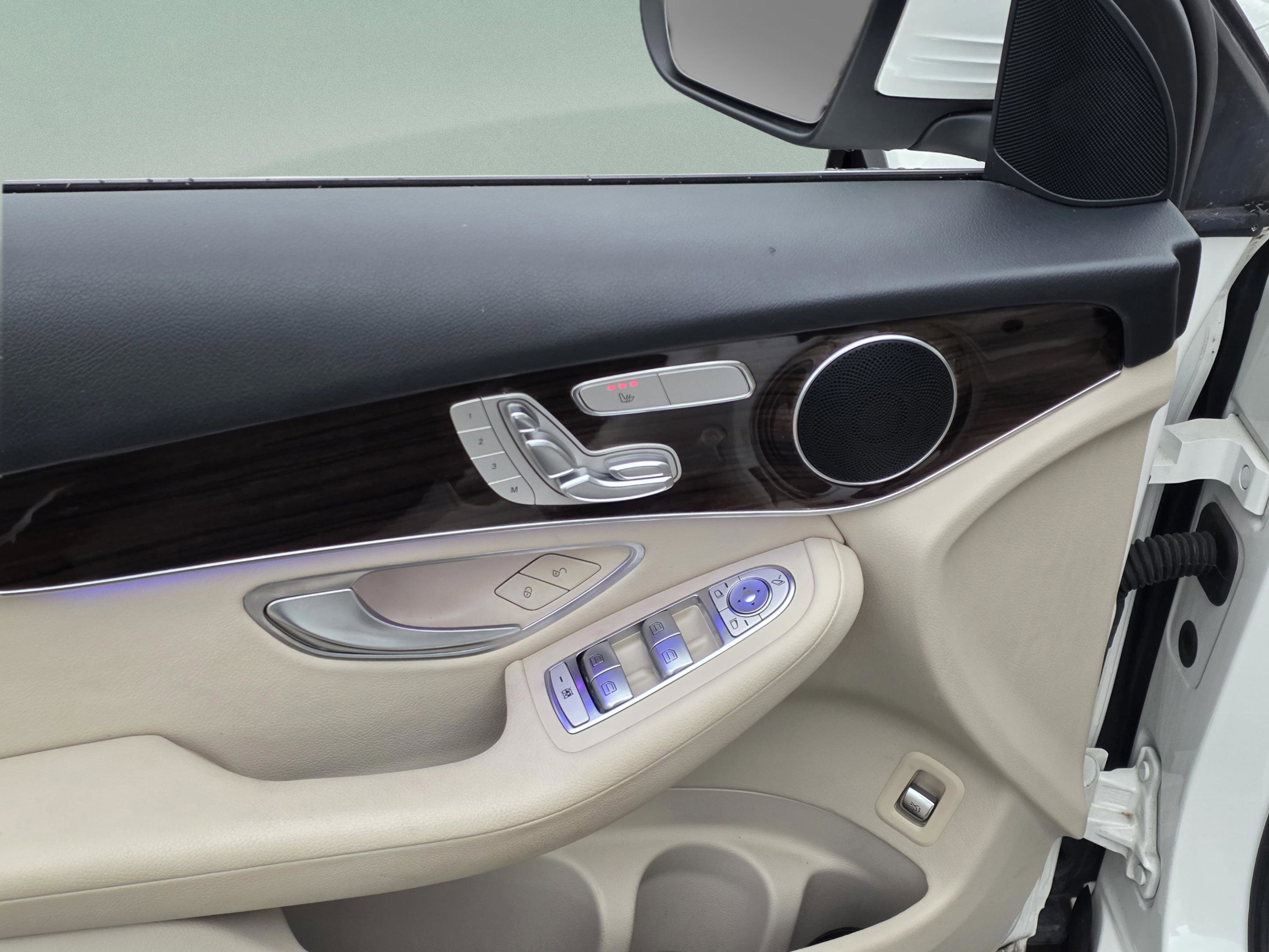 Used 2022 Mercedes-Benz GLC 300 image 10