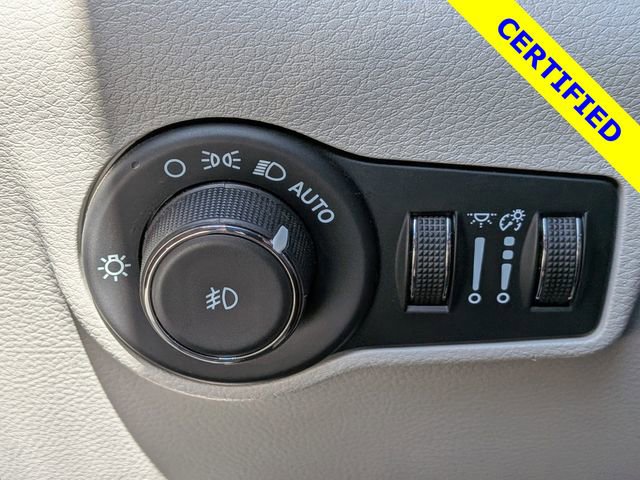 Used 2023 Jeep Compass Limited image 22