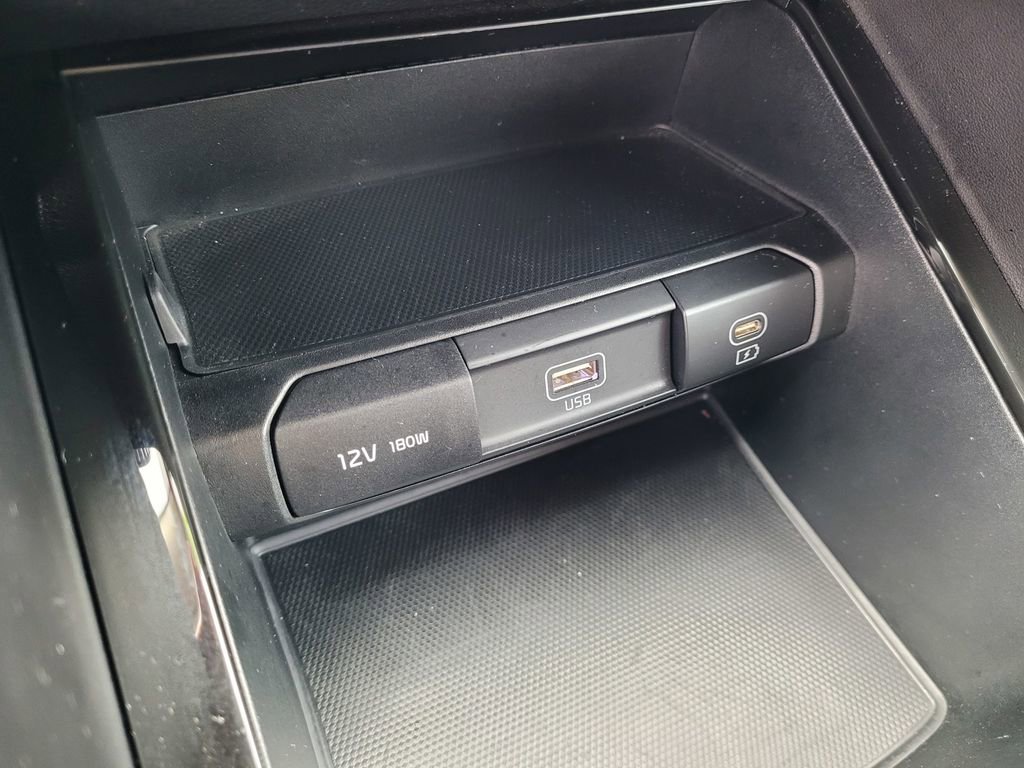 Used 2024 Kia Telluride LX image 13