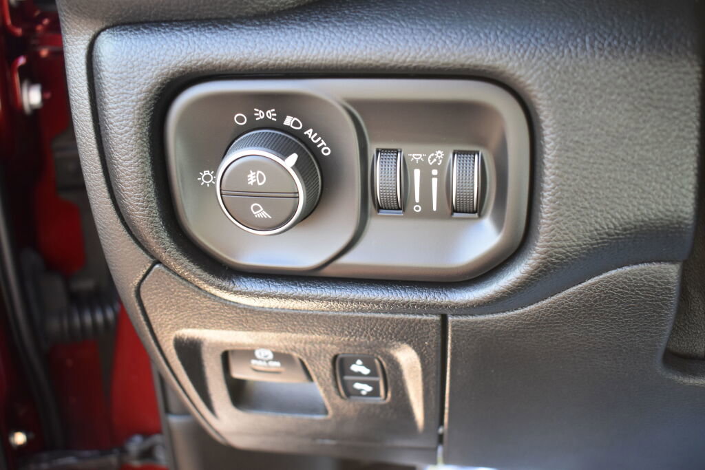 Used 2019 RAM 1500 Laramie image 20