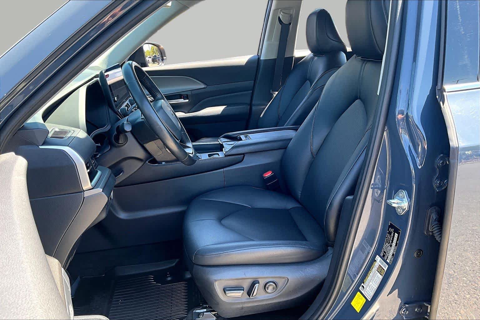 Certified 2024 Toyota Grand Highlander AWD image 7