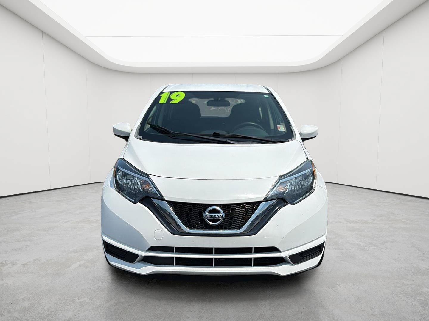 Used 2019 Nissan Versa Note SV FWD image 2