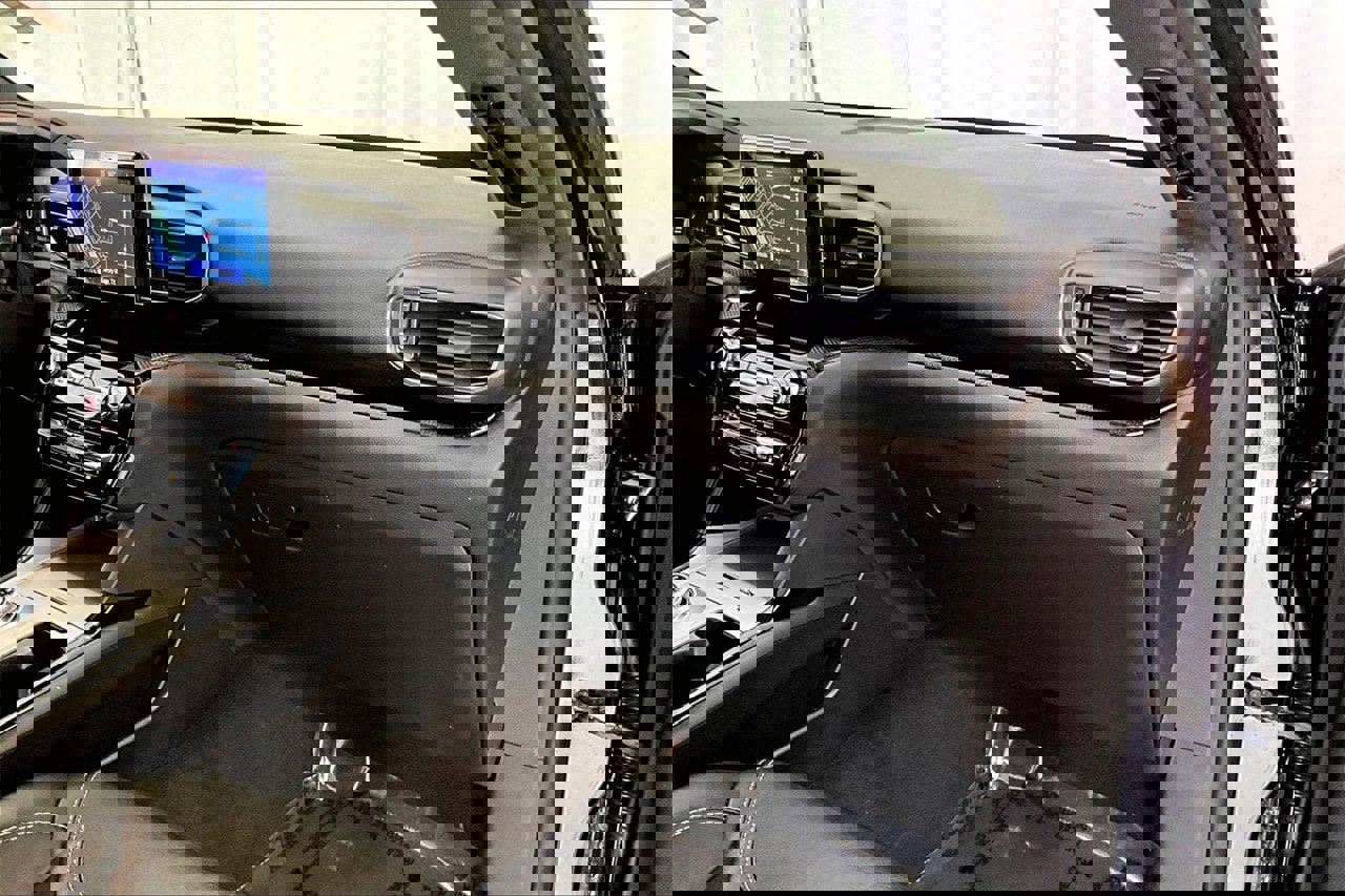 Used 2023 Ford Explorer ST w/ ST Street Pack image 16