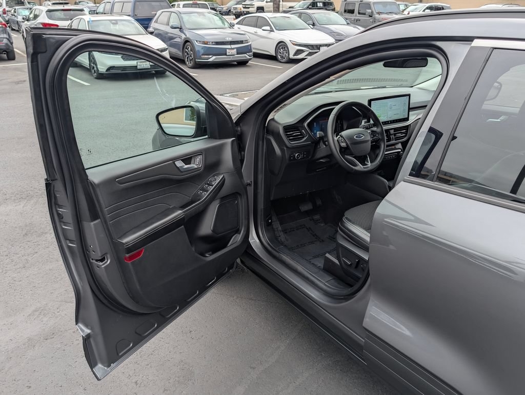 Used 2024 Ford Escape SE FWD image 34