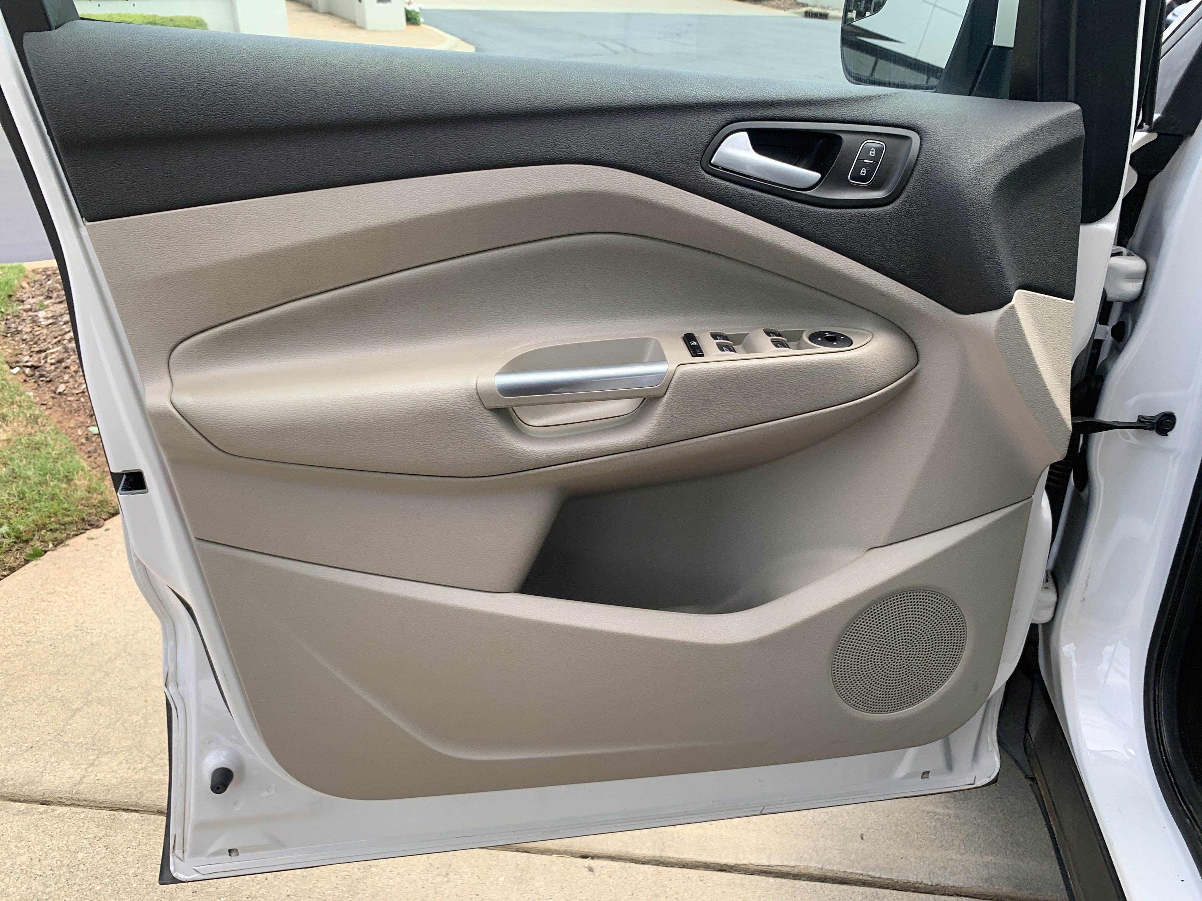 Used 2018 Ford Escape SEL FWD image 14