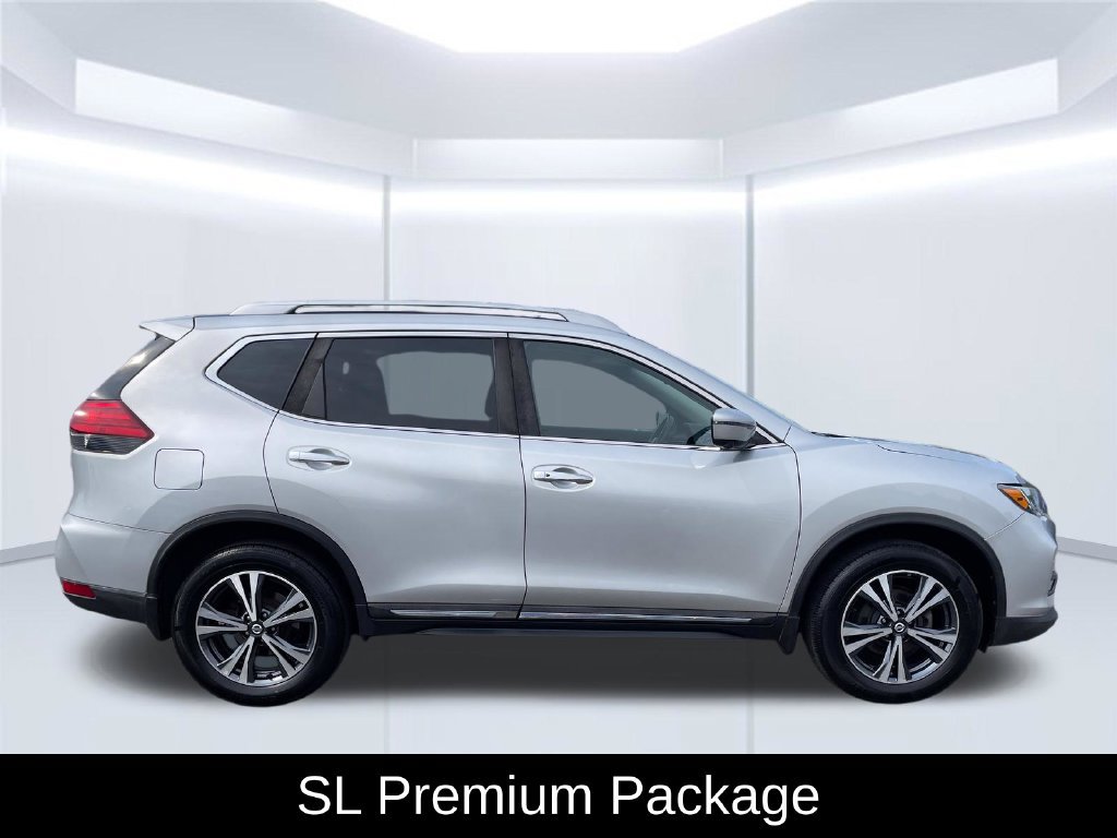 Used 2017 Nissan Rogue SL w/ SL Premium Package AWD/4WD image 8