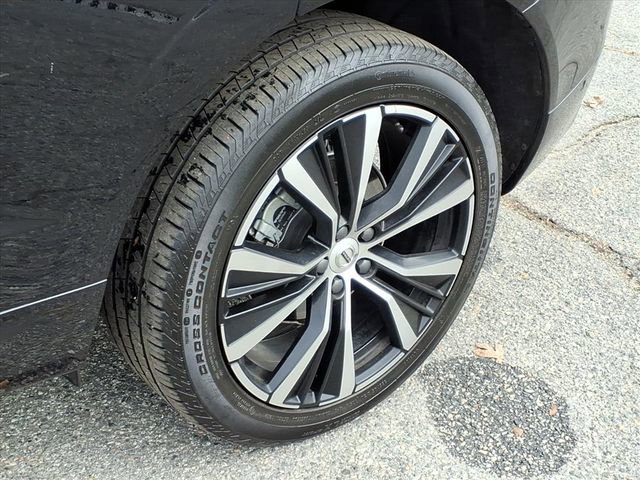 Used 2024 Volvo XC60 B5 Plus AWD/4WD image 10
