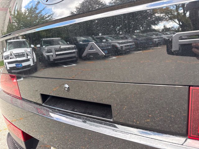 Used 2025 Hyundai Santa Fe Calligraphy AWD/4WD image 14