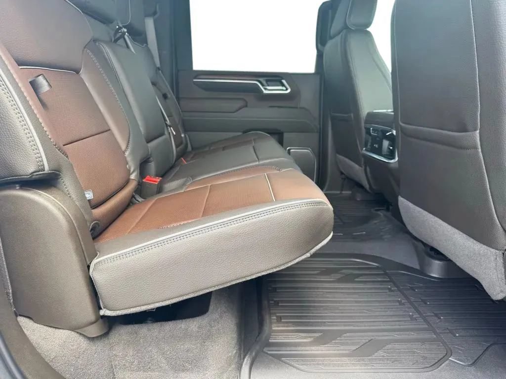 New 2026 GMC Sierra 3500 Denali w/ LPO, Black Badging Package AWD/4WD image 18