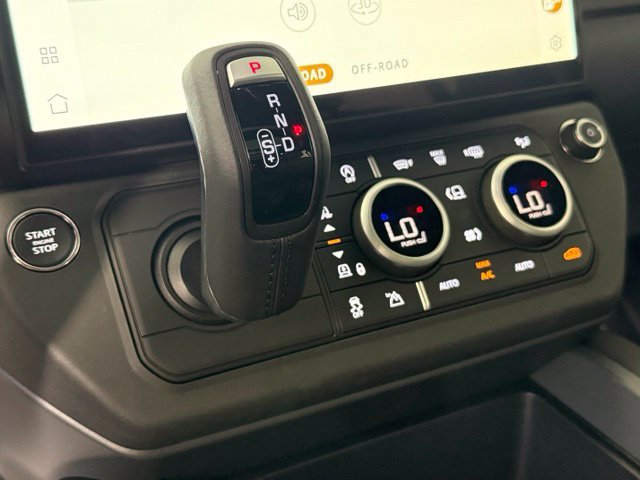 New 2026 Land Rover Defender 110 X-Dynamic SE AWD/4WD image 21