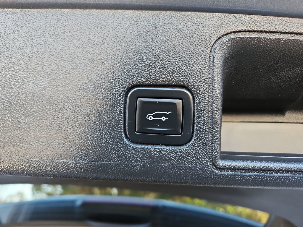 Used 2020 GMC Terrain SLT w/ Preferred Package image 32