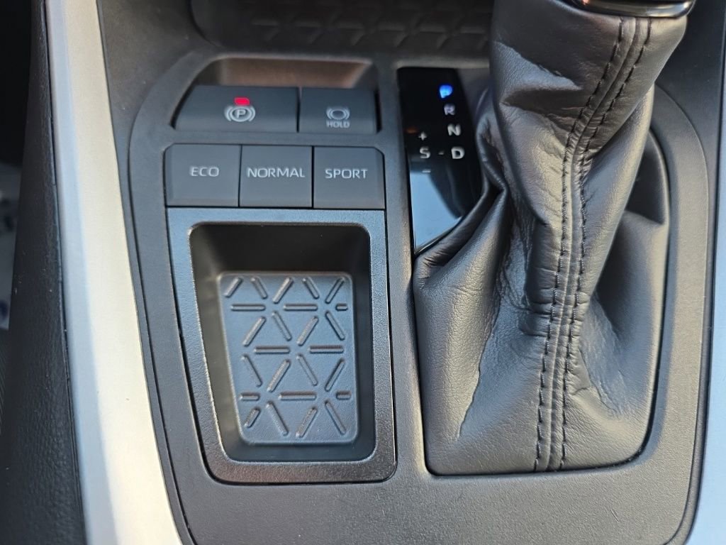 Used 2024 Toyota RAV4 XLE image 28