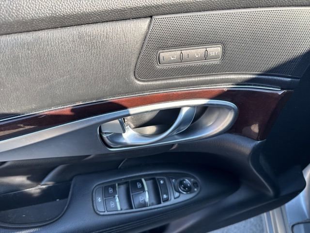 Used 2015 INFINITI Q70 3.7 image 17