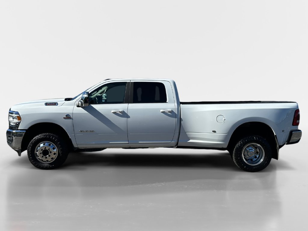 Used 2024 RAM 3500 Laramie AWD/4WD image 2
