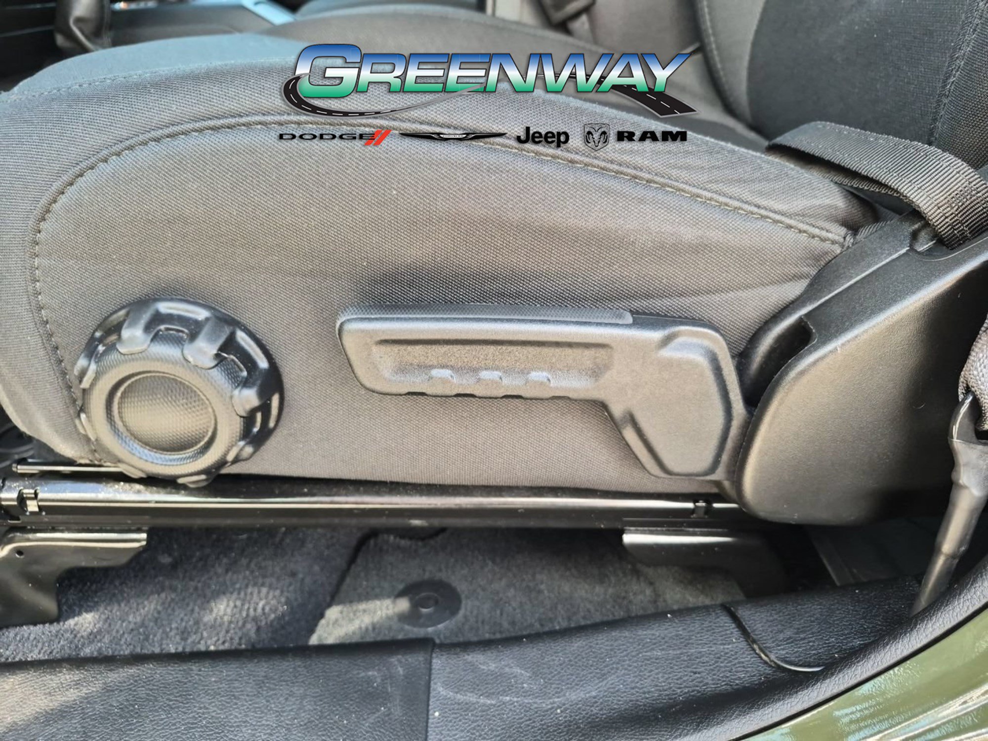 Used 2022 Jeep Gladiator Sport AWD/4WD image 14