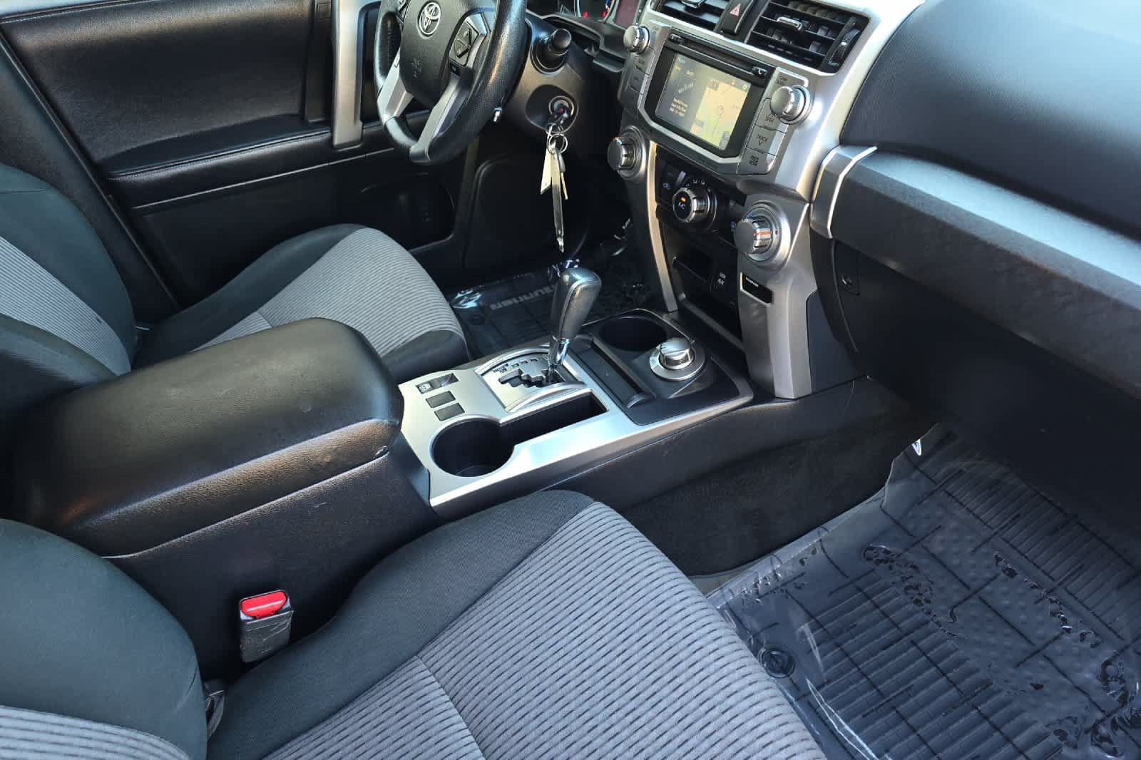 Used 2019 Toyota 4Runner SR5 AWD/4WD image 16