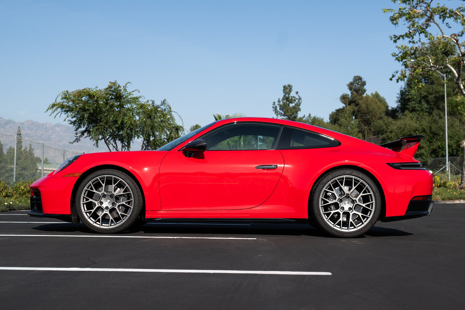 Used 2025 Porsche 911 Carrera RWD image 7