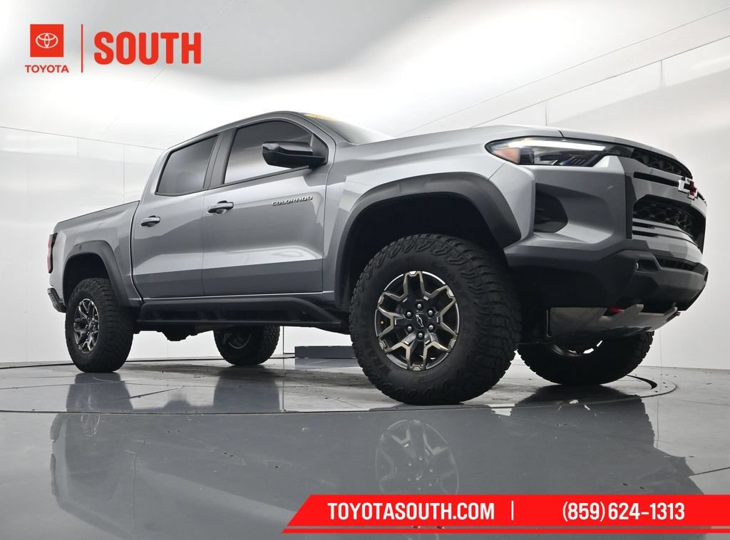 Used 2024 Chevrolet Colorado ZR2 w/ Technology Package AWD/4WD image 52