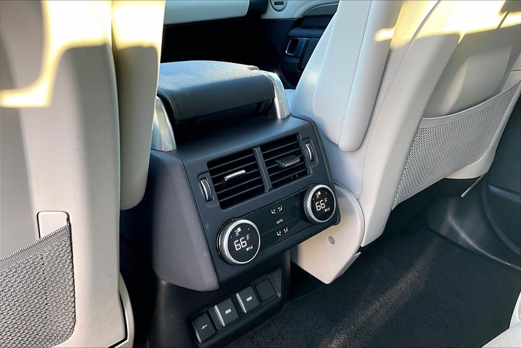 Certified 2023 Land Rover Discovery S AWD/4WD image 10